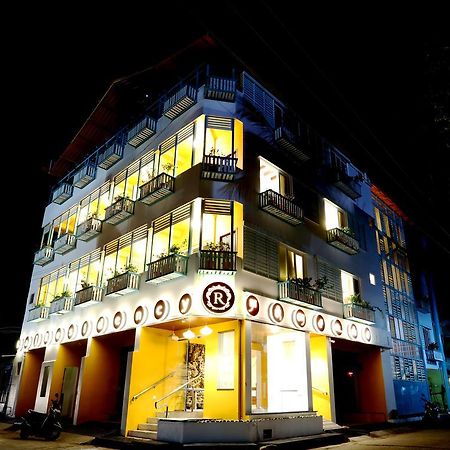 Raj Residency Hotel Пондичери Екстериор снимка