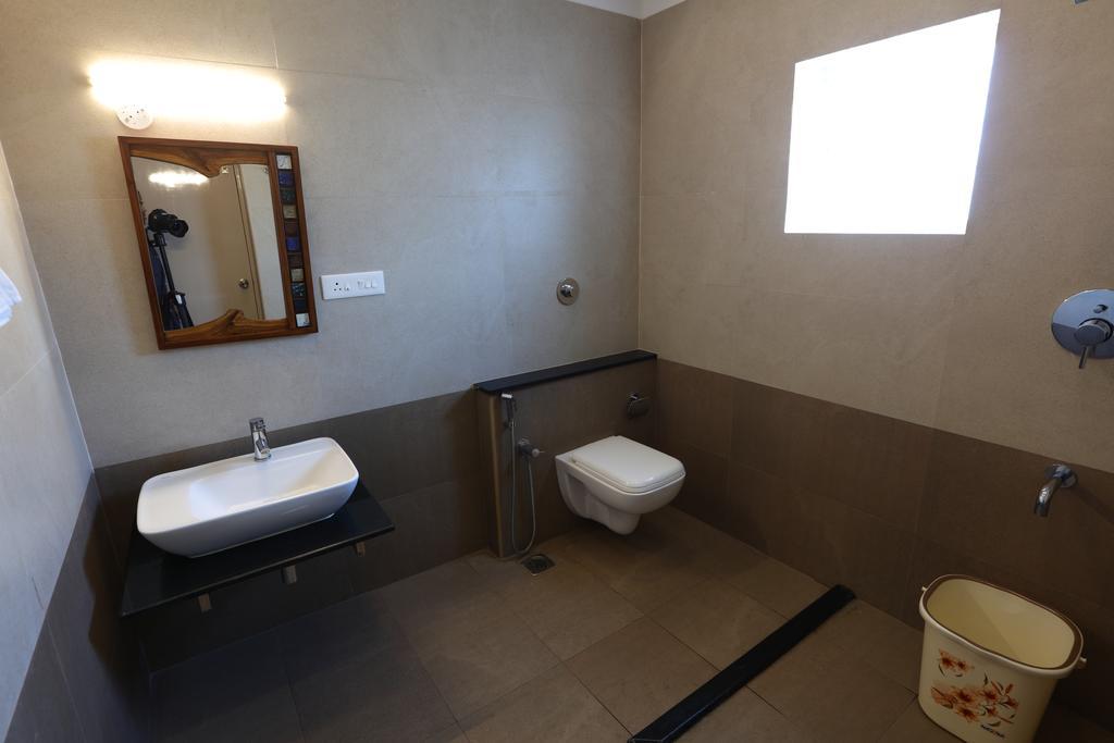 Raj Residency Hotel Пондичери Екстериор снимка