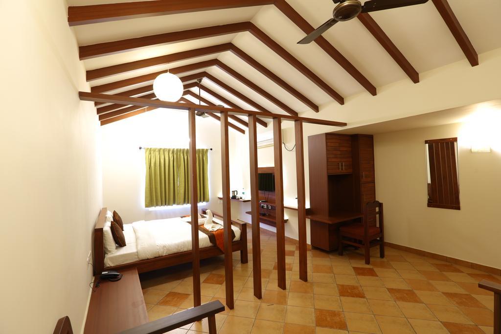 Raj Residency Hotel Пондичери Екстериор снимка