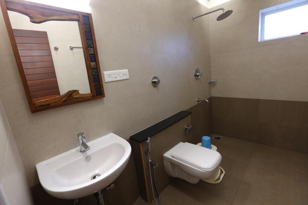 Raj Residency Hotel Пондичери Екстериор снимка